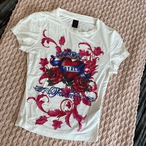 White tee with design BRAND NEW